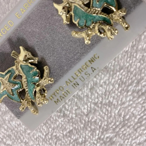 Vintage Gold Tone With  Turquoise Seahorse Earrings And Necklace Set - Picture 6 of 15